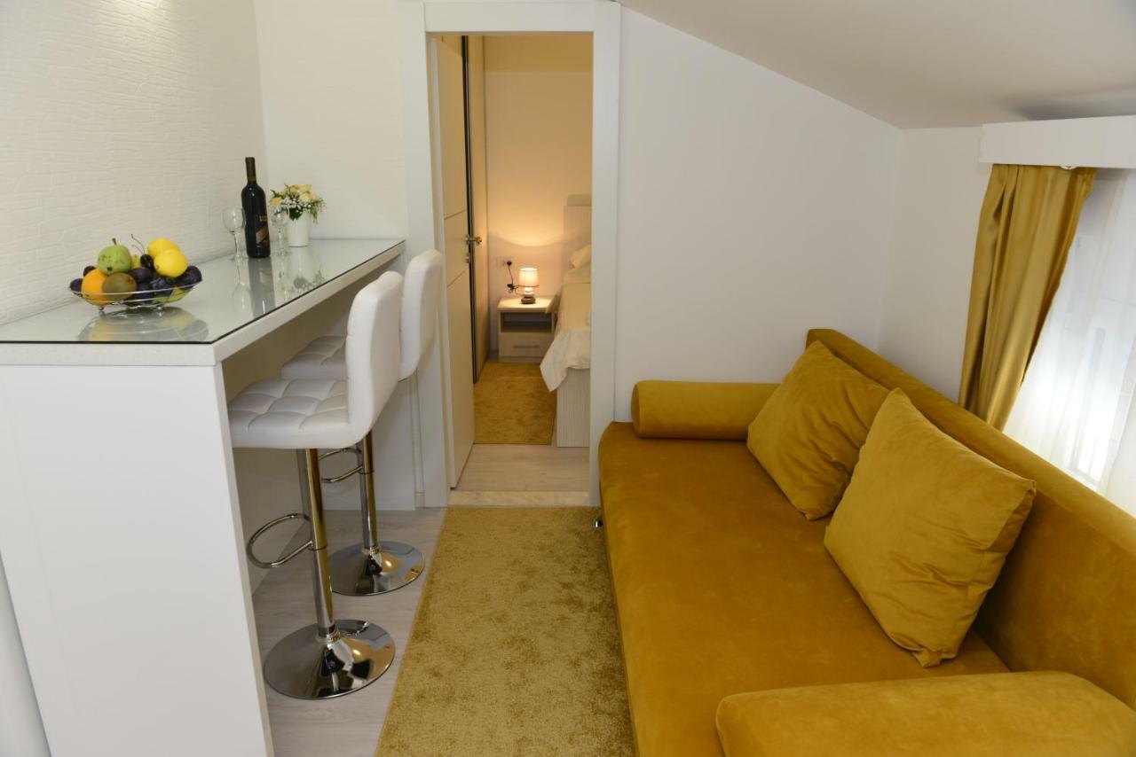 Apartmani Stefanija Tivat Exterior photo